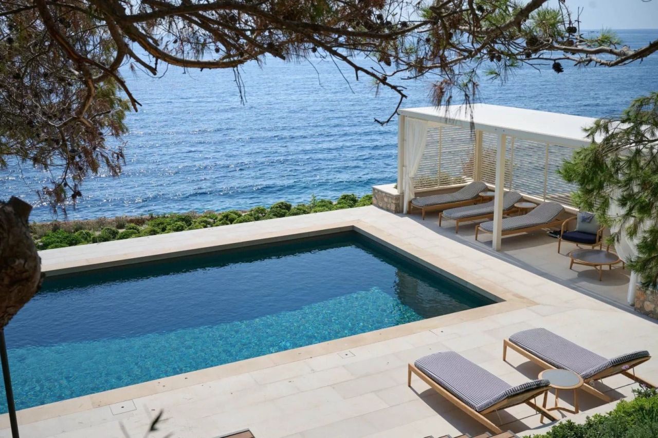 Villa in Saint-Jean-Cap-Ferrat, France, 480 m² - picture 1