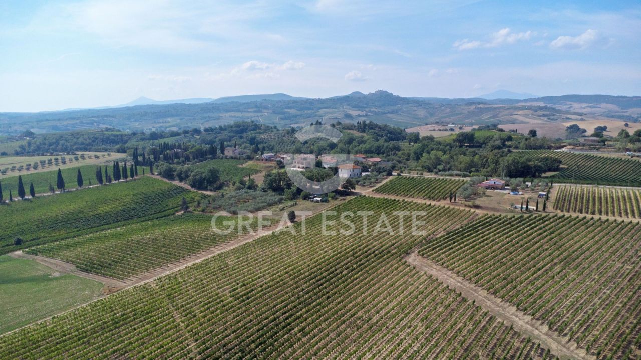 Granja en Montepulciano, Italia, 436.5 m² - imagen 3