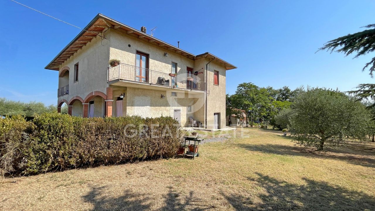 Granja en Montepulciano, Italia, 436.5 m² - imagen 7