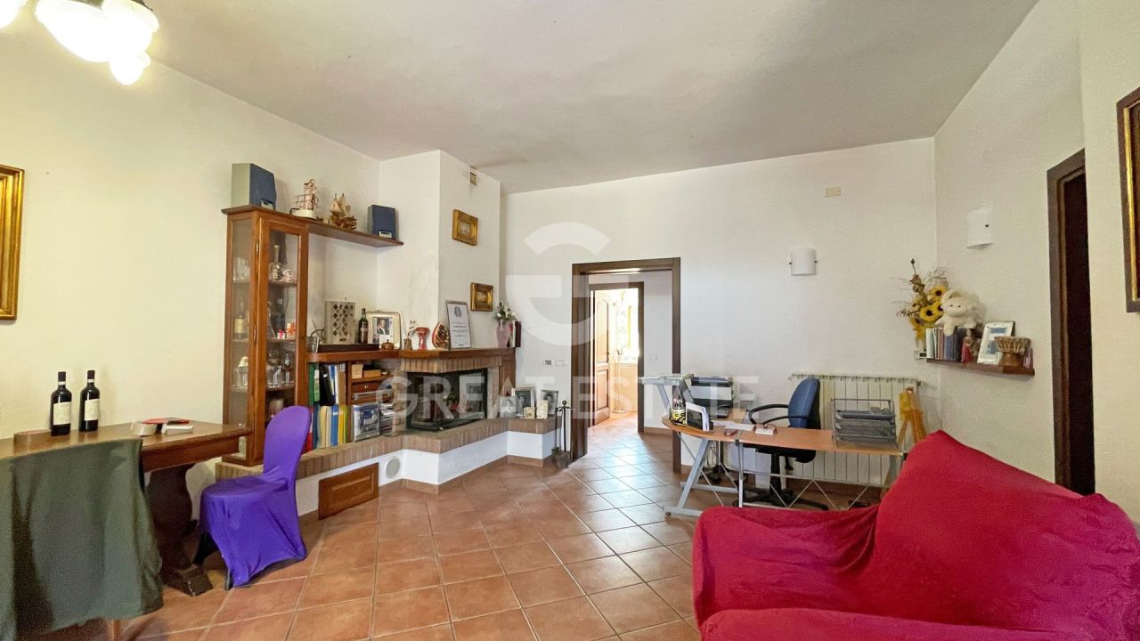 Granja en Montepulciano, Italia, 436.5 m² - imagen 10