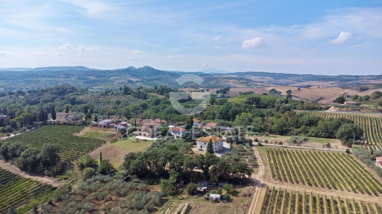 Granja en Montepulciano, Italia, 436.5 m² - imagen 18