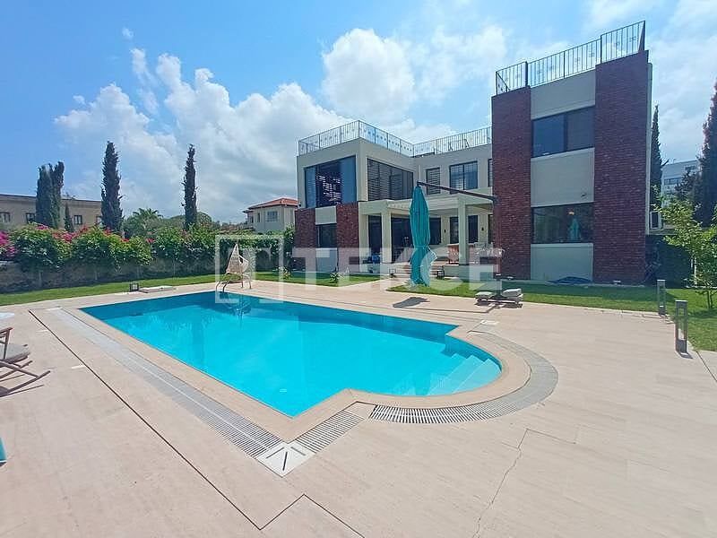 Villa en Kyrenia, Chipre, 500 m² - imagen 1