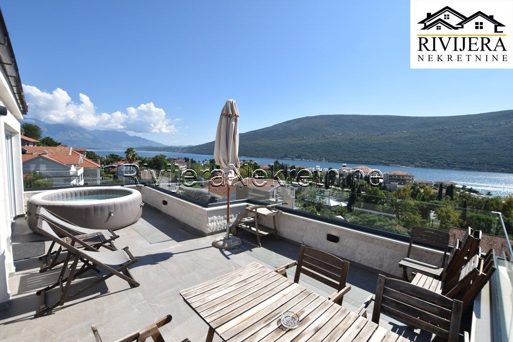 Flat in Herceg-Novi, Montenegro, 94 m² - picture 1