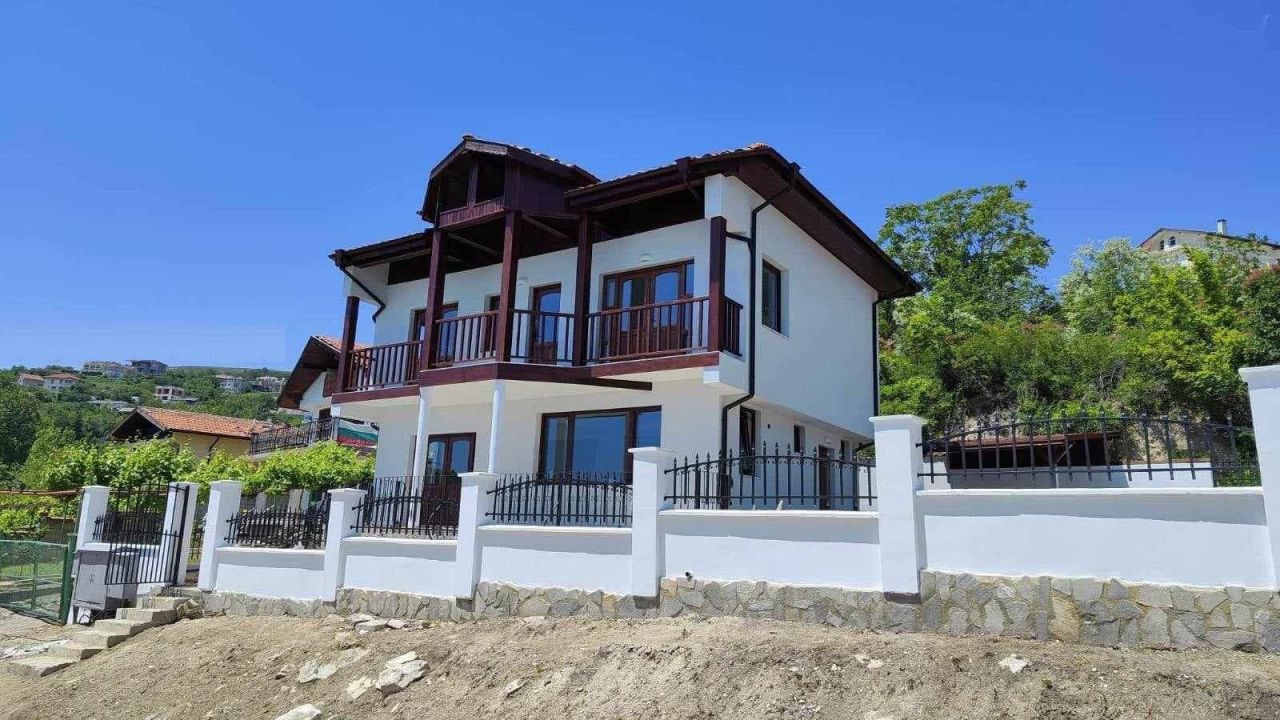 House in Balchik, Bulgaria, 160 m² - picture 1