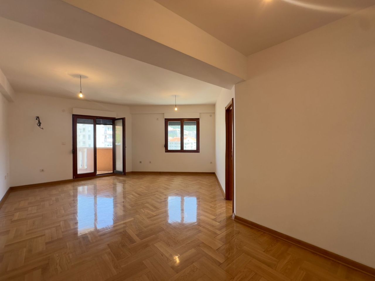 Piso en Budva, Montenegro, 111 m² - imagen 1