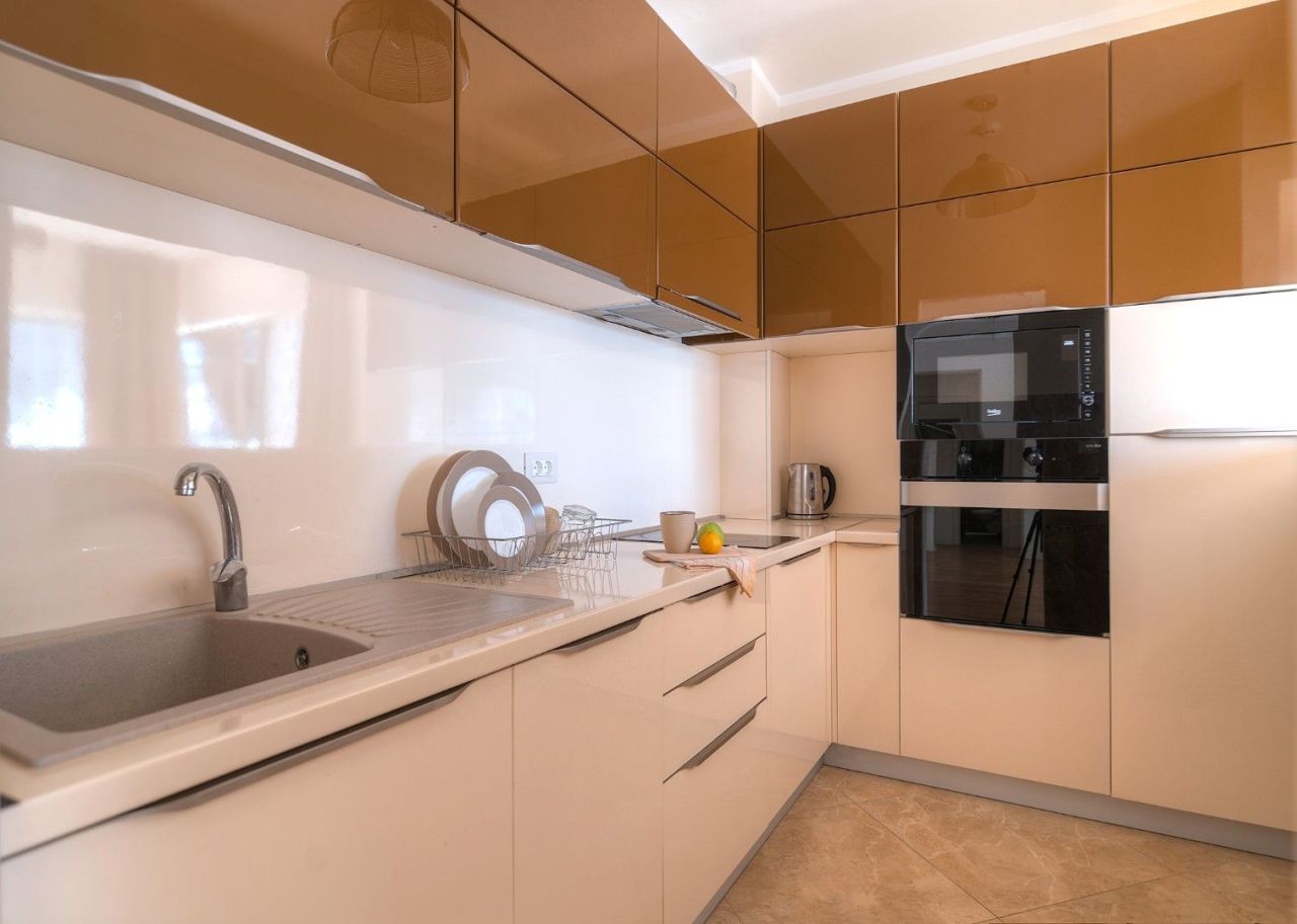 Piso en Budva, Montenegro, 125 m² - imagen 9