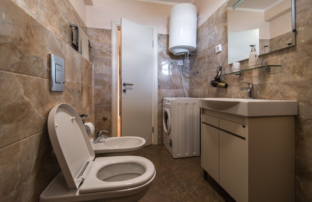 Piso en Budva, Montenegro, 125 m² - imagen 16