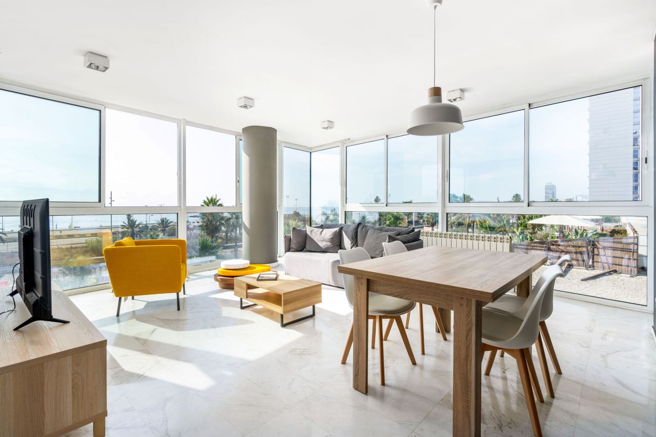 Flat in Barcelona, Spain, 144 m² - picture 3