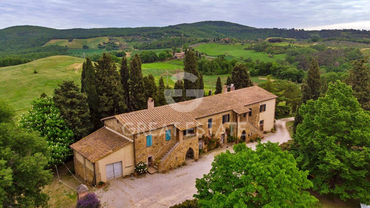 House in Montalcino, Italy, 600 m² - picture 1