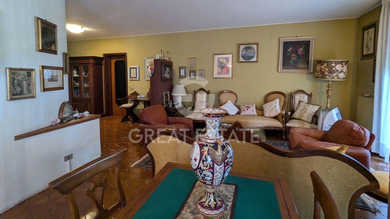 Villa in Perugia, Italy, 356.35 m² - picture 11
