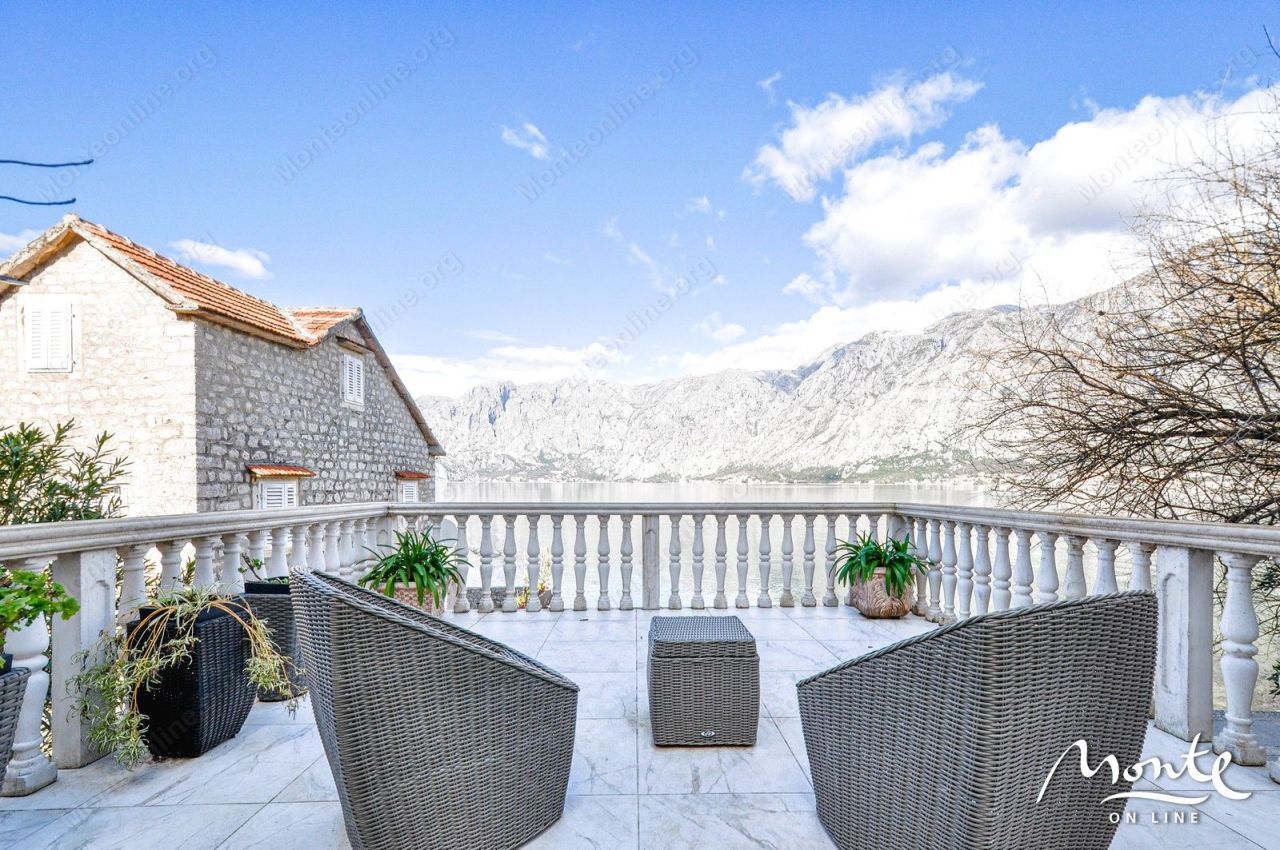 Maison urbaine à Kotor, Monténégro, 120 m² - image 1