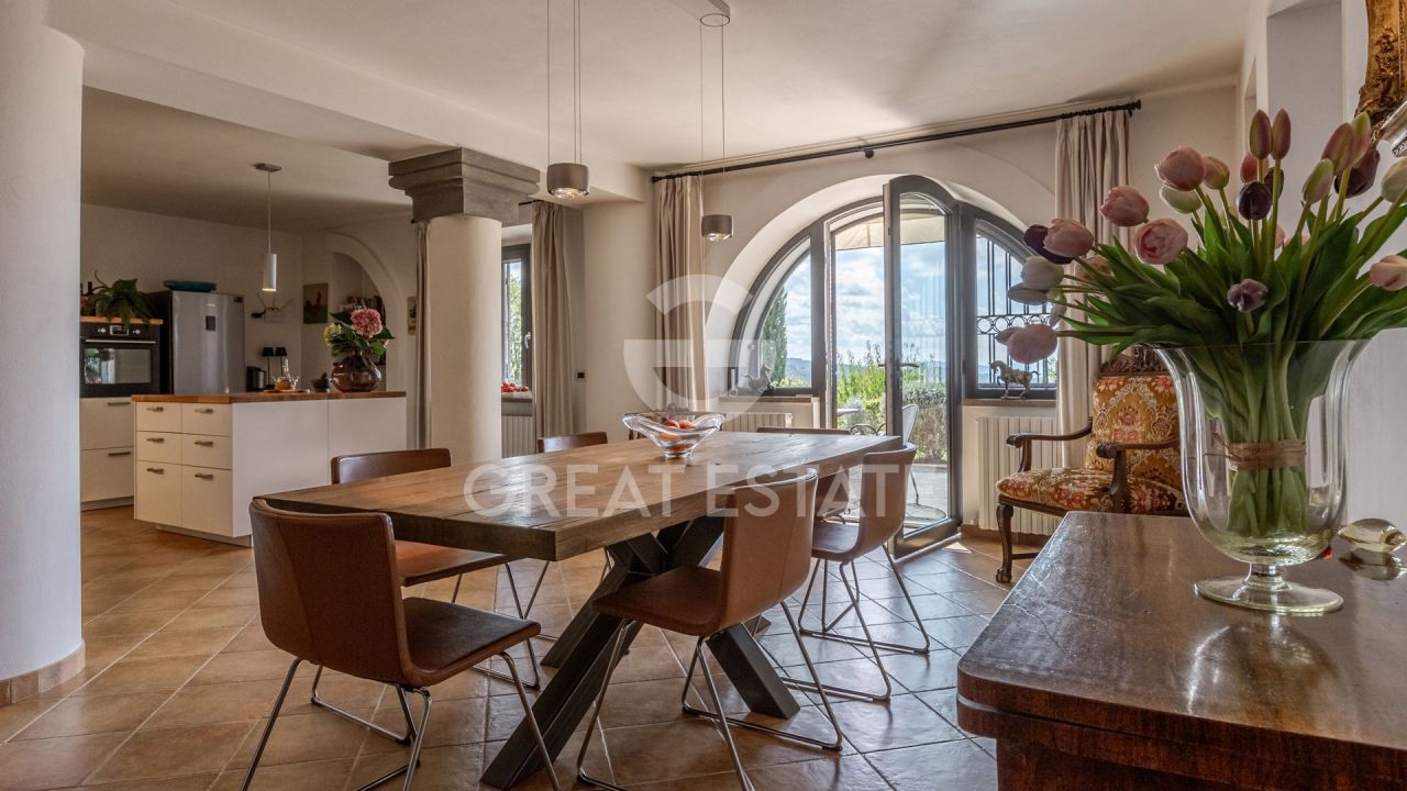 Villa in Passignano sul Trasimeno, Italy, 388 m² - picture 9