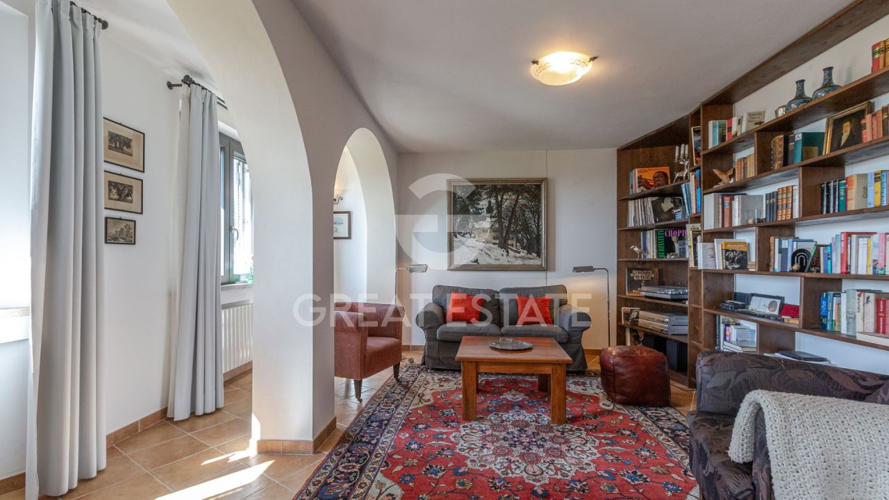 Villa in Passignano sul Trasimeno, Italy, 388 m² - picture 15