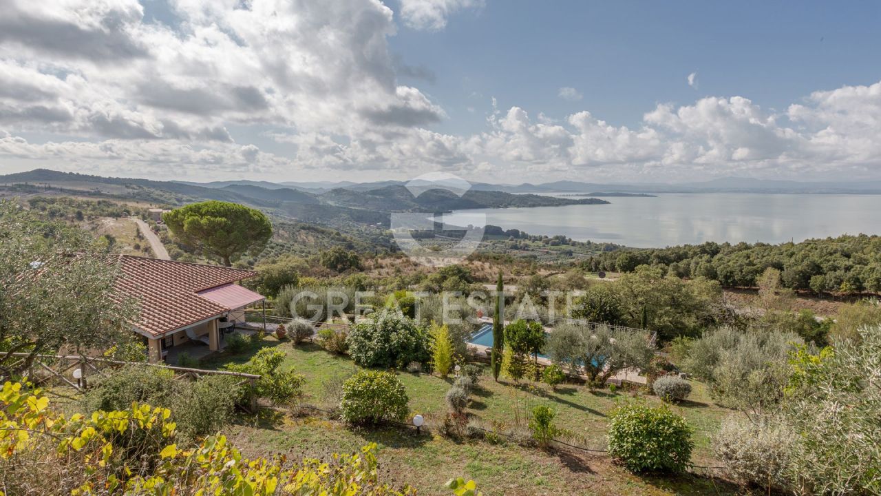 Villa in Passignano sul Trasimeno, Italy, 388 m² - picture 16