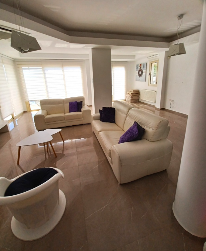 Maison à Mandria, Chypre, 230 m² - image 1