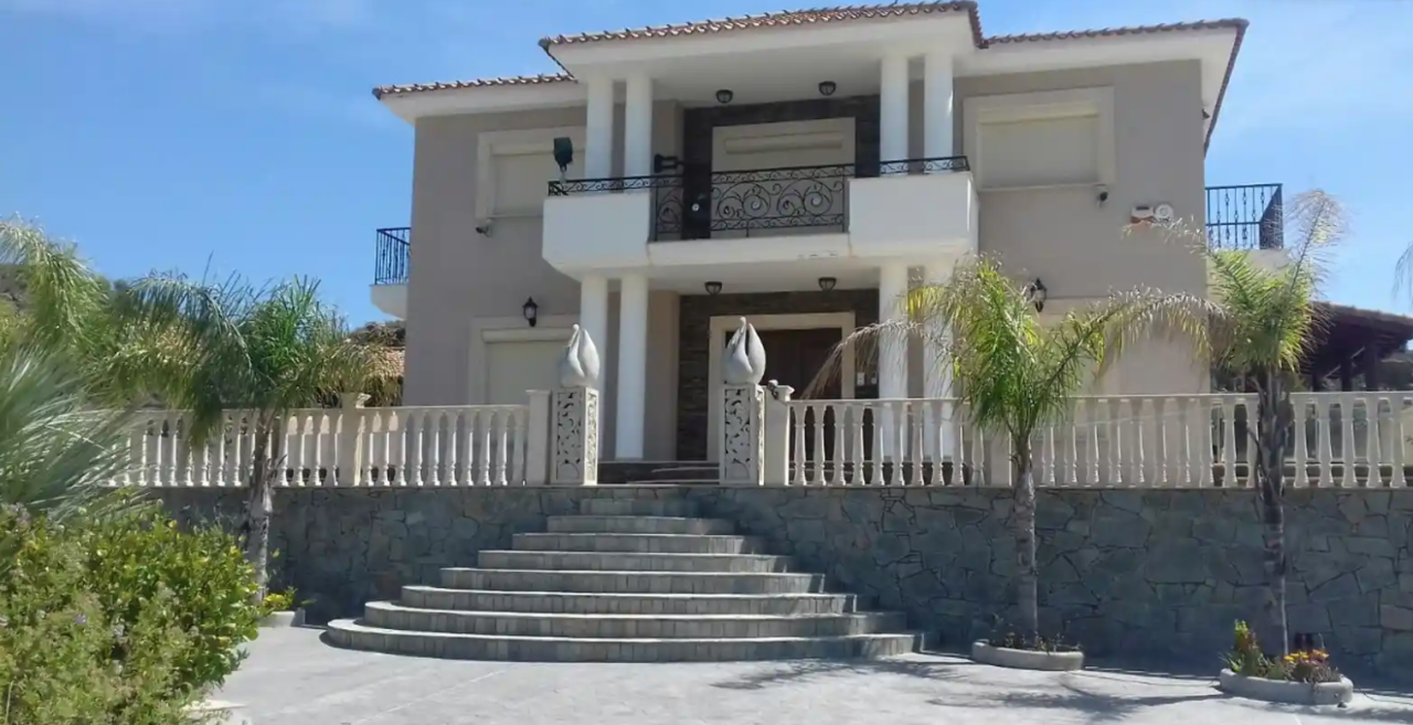 Casa en Kalo Chorio, Chipre, 400 m² - imagen 1