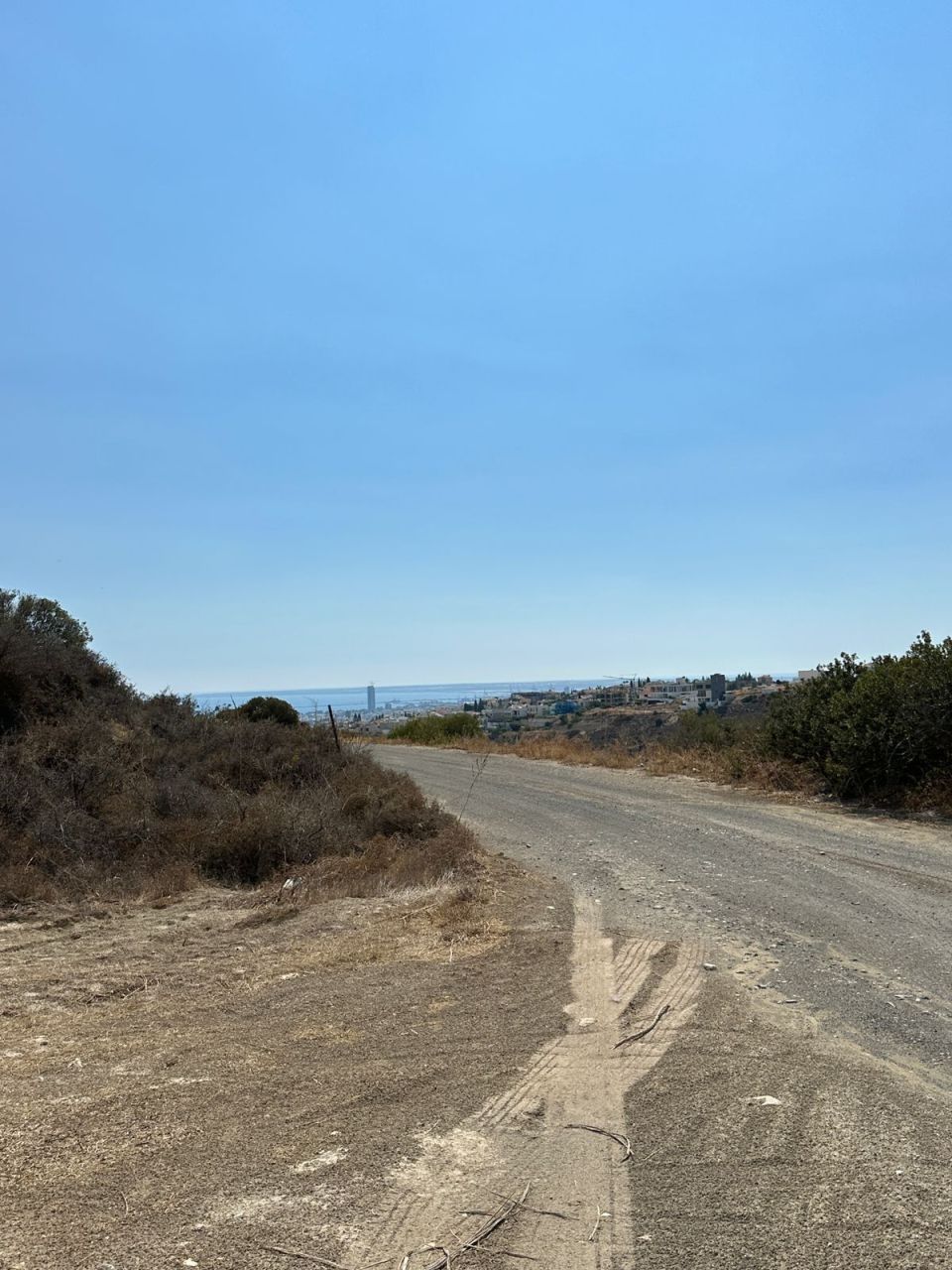 Terrain à Agios Athanasios, Chypre, 6 021 m² - image 1