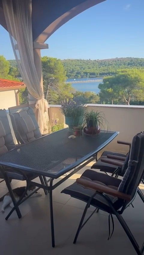 Appartement à Méduline, Croatie, 90 m² - image 1