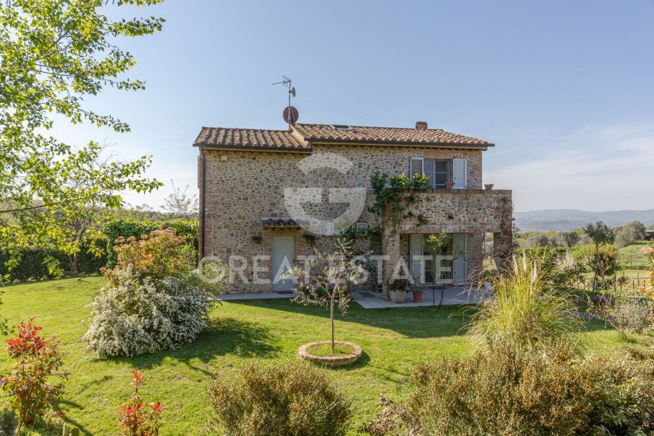 House in Citta della Pieve, Italy, 262.3 m² - picture 1