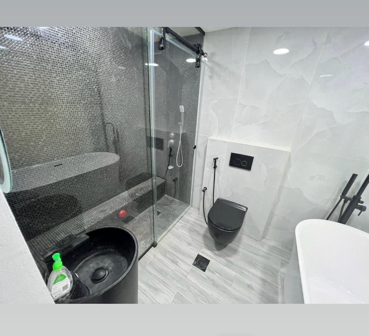 Apartment in Dubai, UAE, 88 m² - picture 8