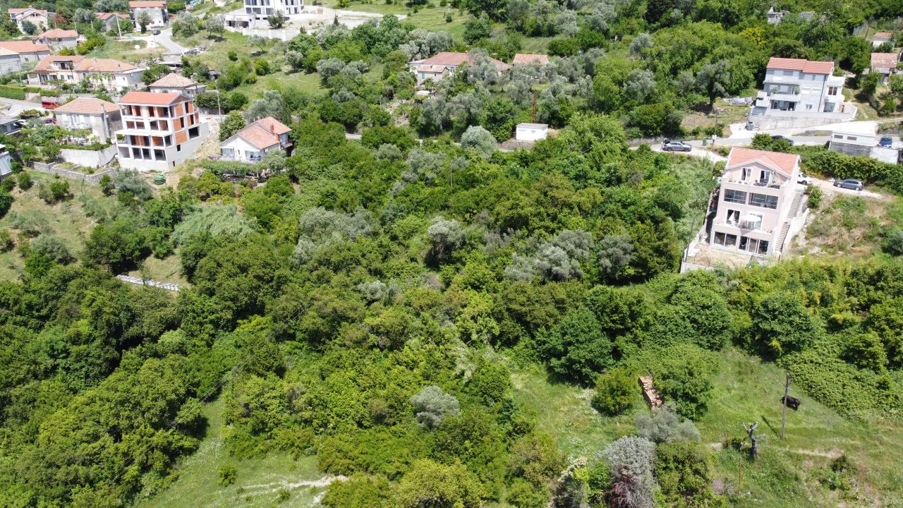Terrain à Tivat, Monténégro, 1 430 m² - image 3
