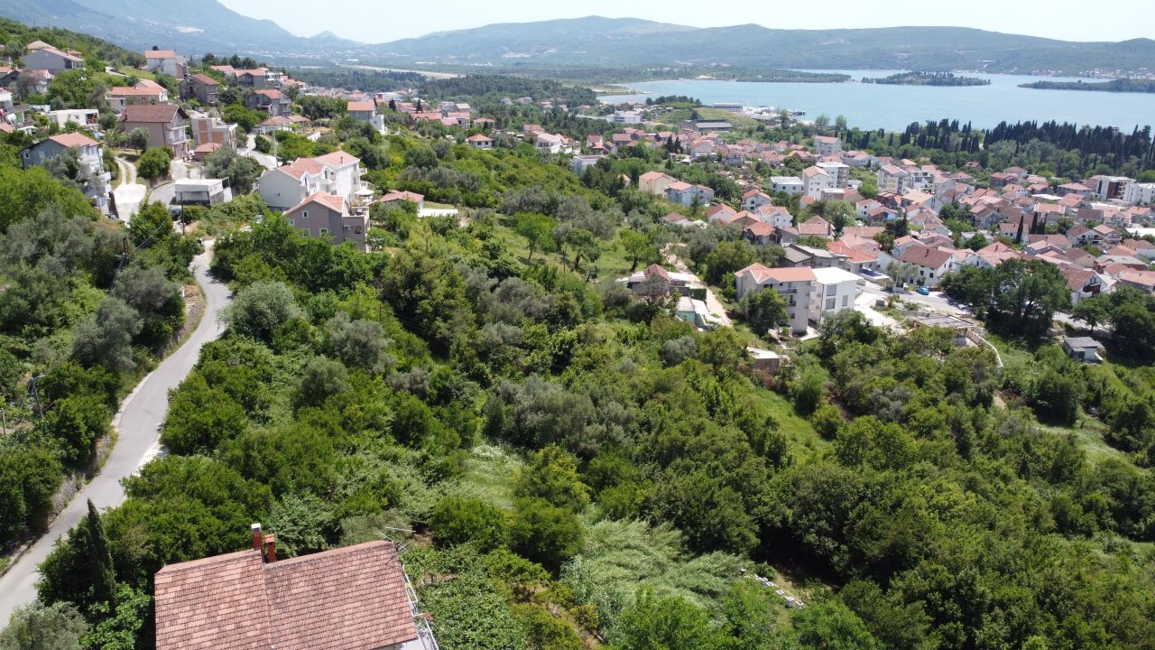 Terrain à Tivat, Monténégro, 1 430 m² - image 5
