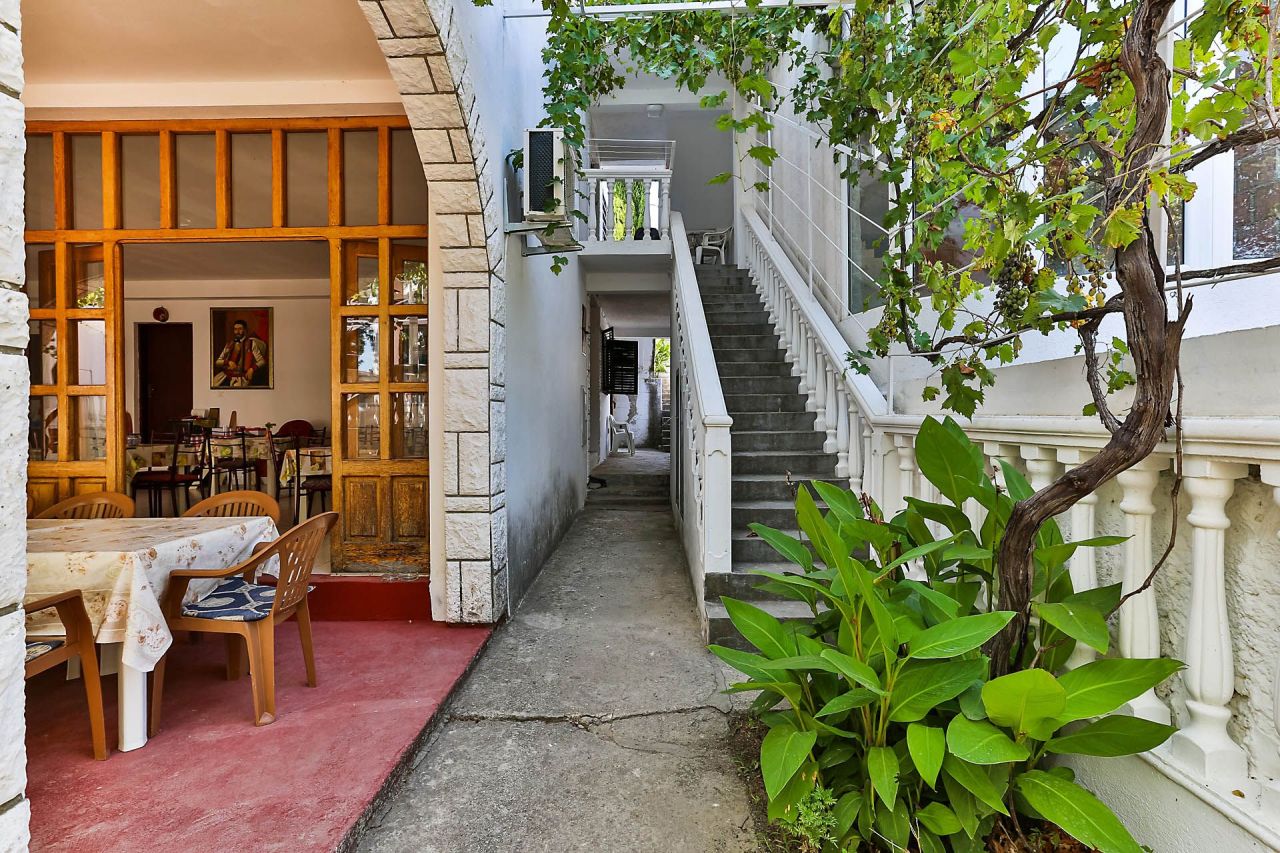 Hotel en Sutomore, Montenegro, 360 m² - imagen 9