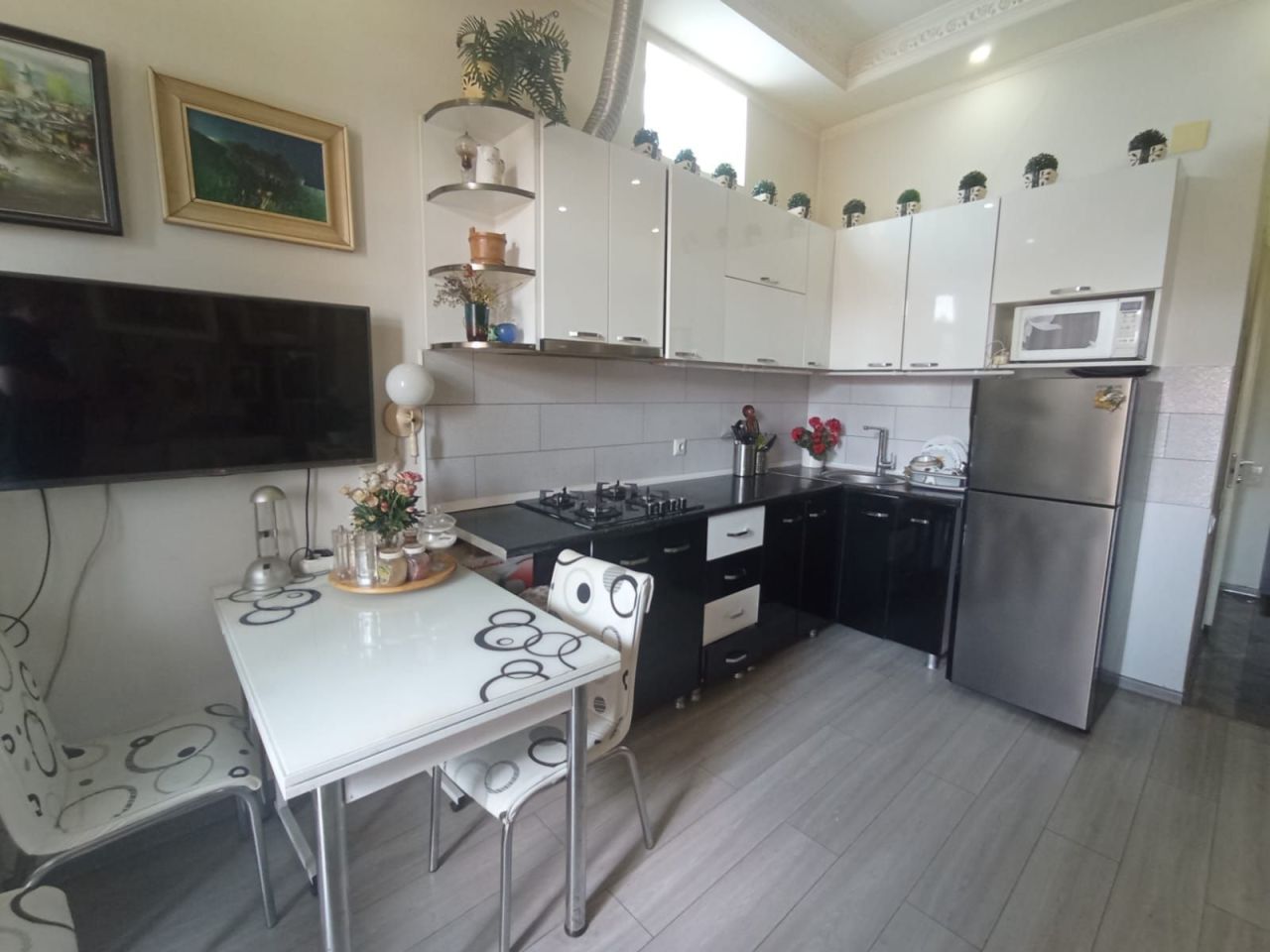 Appartement à Batoumi, Géorgie, 56.5 m² - image 1