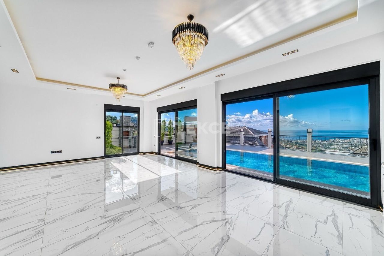 Villa in Alanya, Türkei, 375 m² - Foto 1