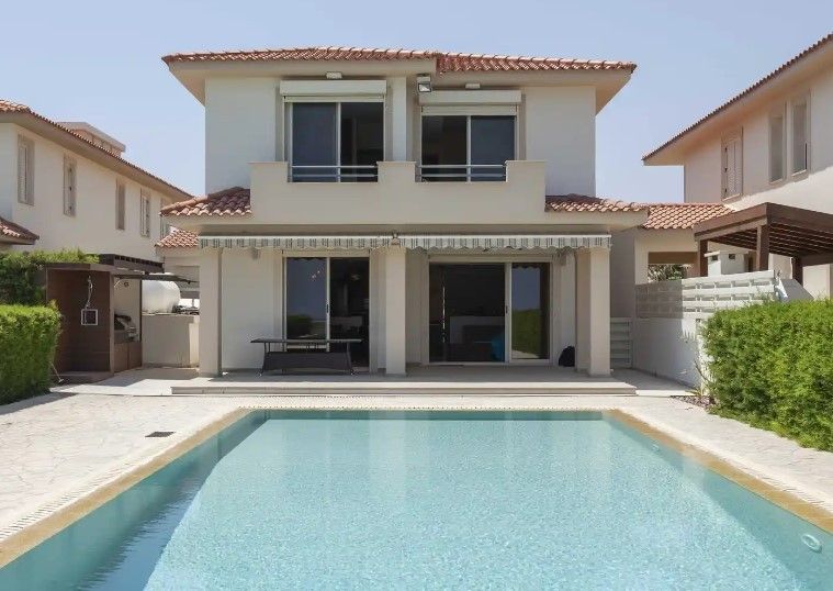 Villa in Larnaca, Cyprus, 280 m² - picture 1