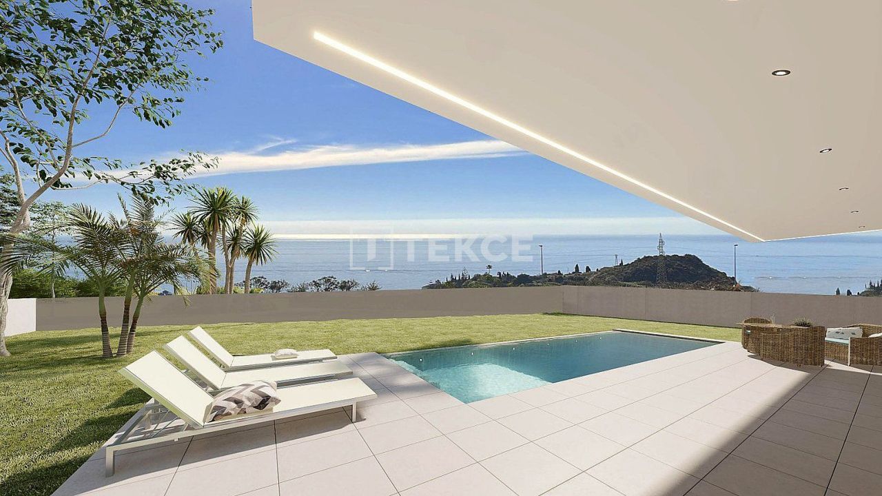 Villa in Benalmadena, Spanien, 309 m² - Foto 1