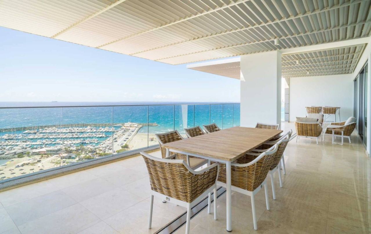 Flat in Limassol, Cyprus, 480 m² - picture 1