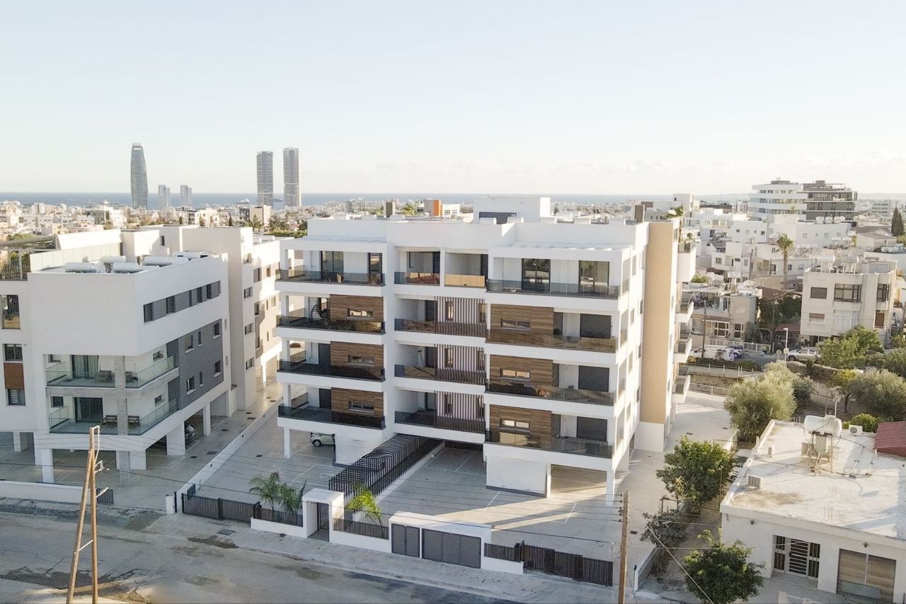 Piso en Mesa Geitonia, Chipre, 345 m² - imagen 1