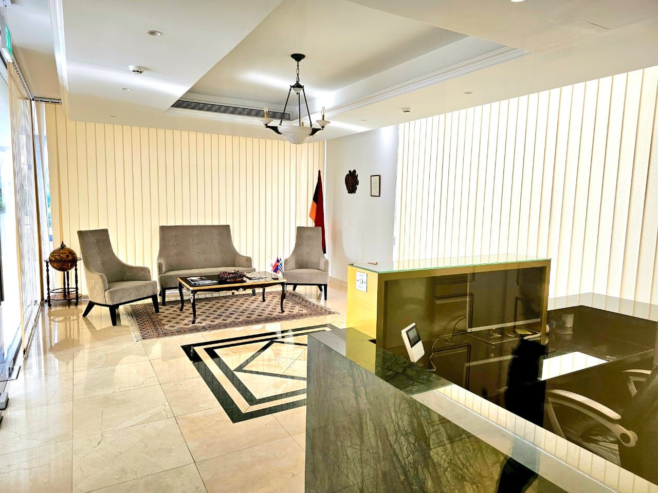 Oficina en Agios Athanasios, Chipre, 350 m² - imagen 1