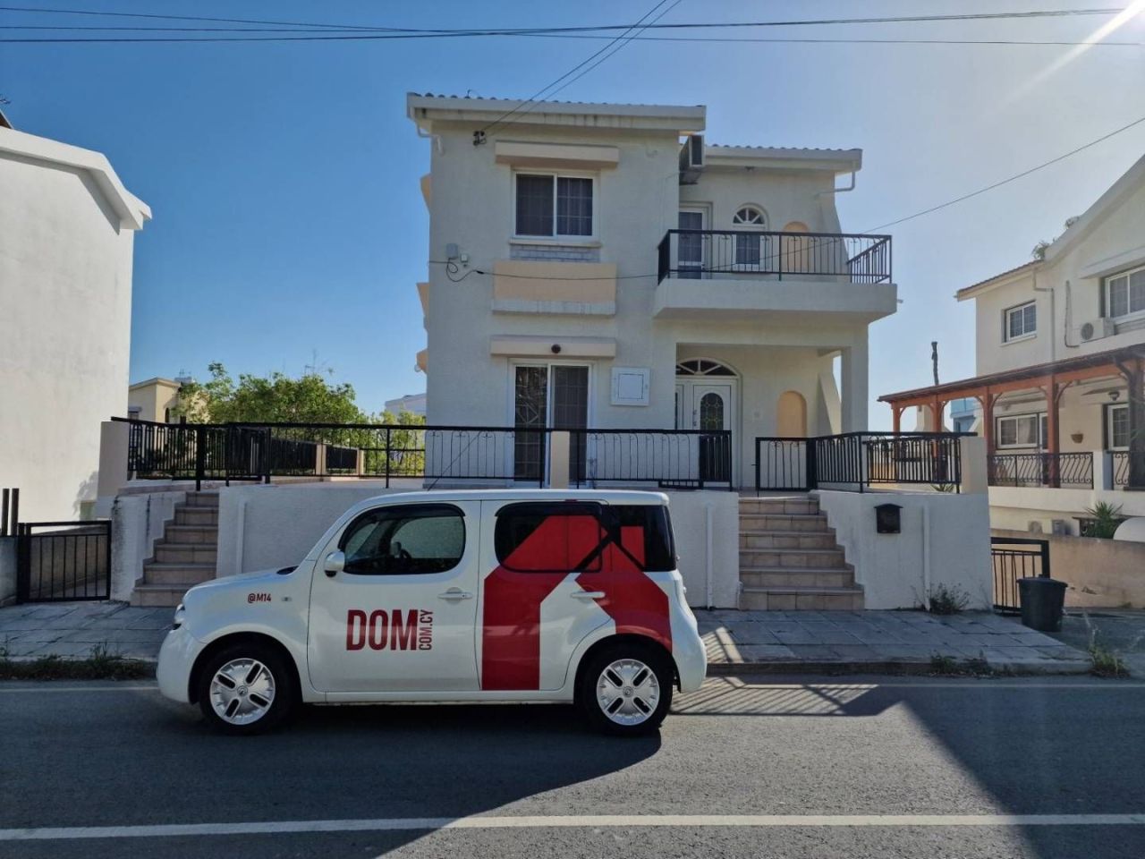 Haus in Larnaka, Zypern, 305 m² - Foto 1