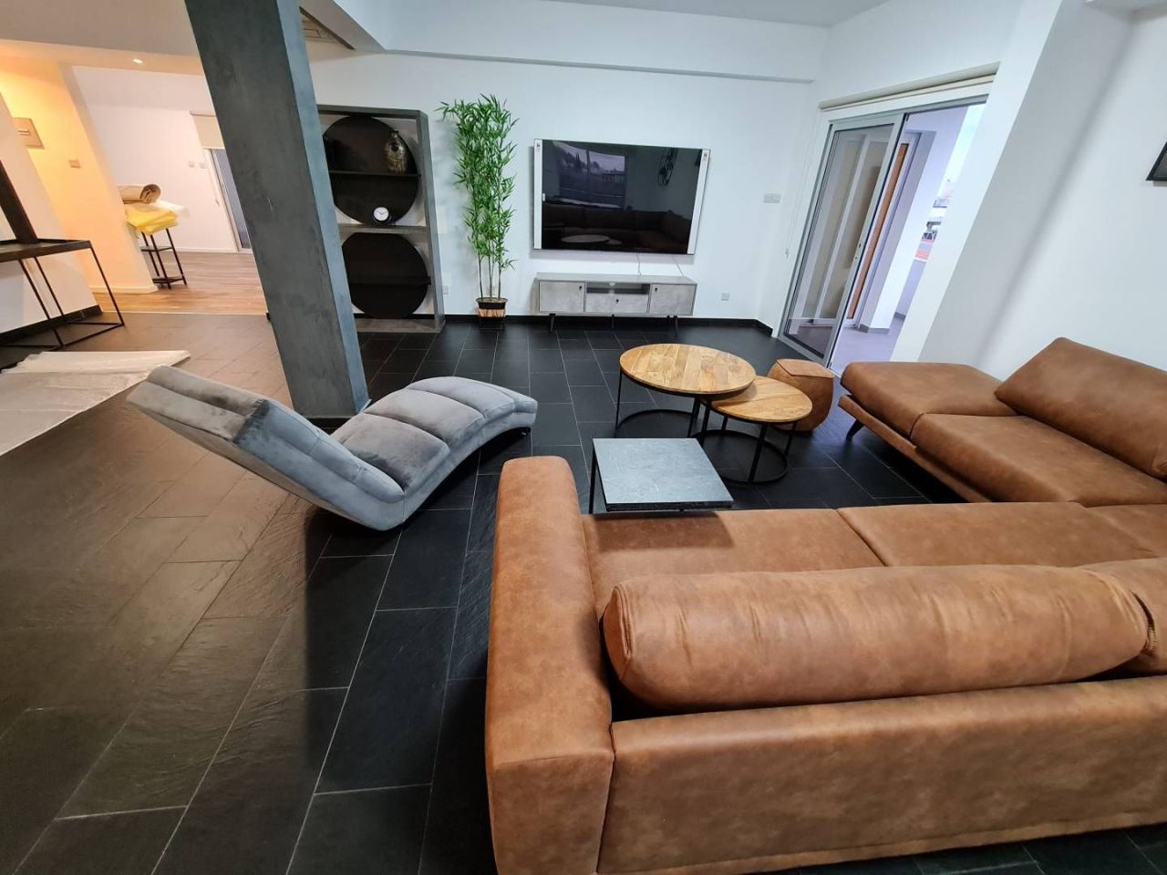 Flat in Limassol, Cyprus, 200 m² - picture 1