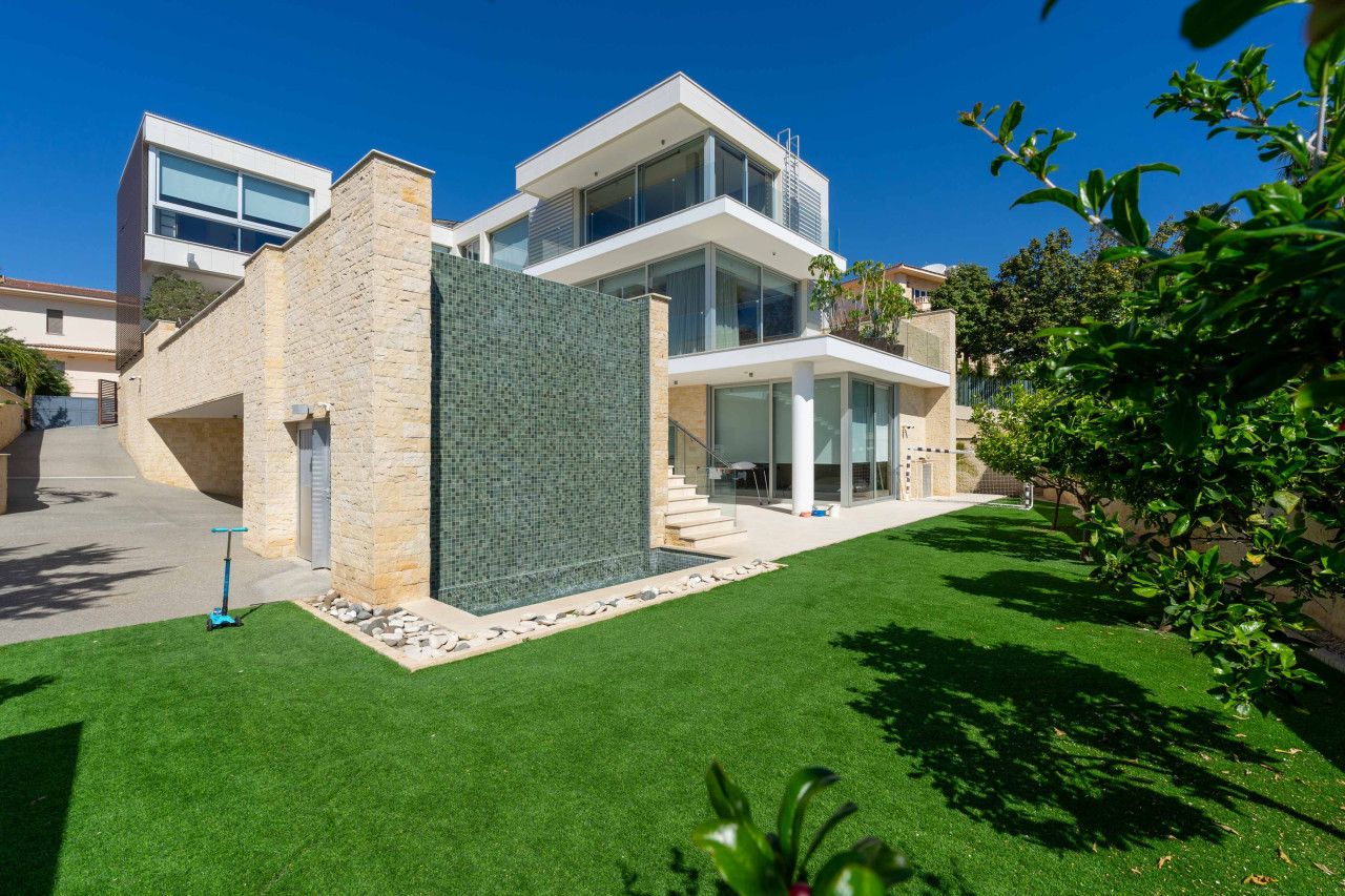 Haus in Germasogeia, Zypern, 1 100 m² - Foto 1