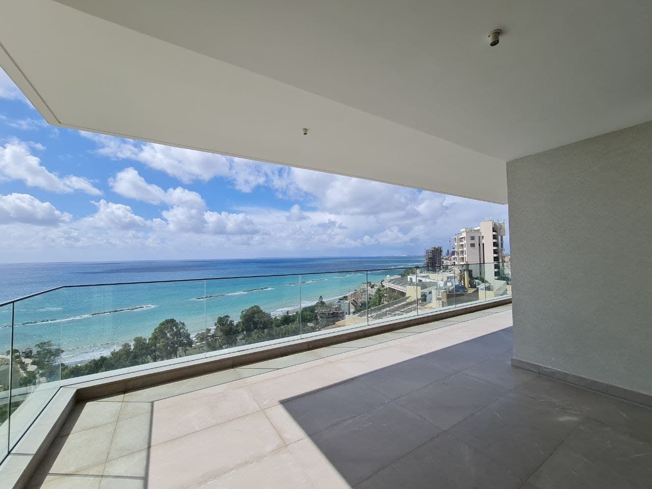 Flat in Agios Tychon, Cyprus, 287 m² - picture 1