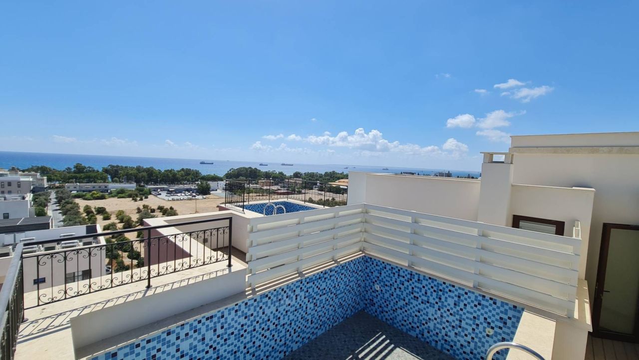 Piso en Germasogeia, Chipre, 205 m² - imagen 1