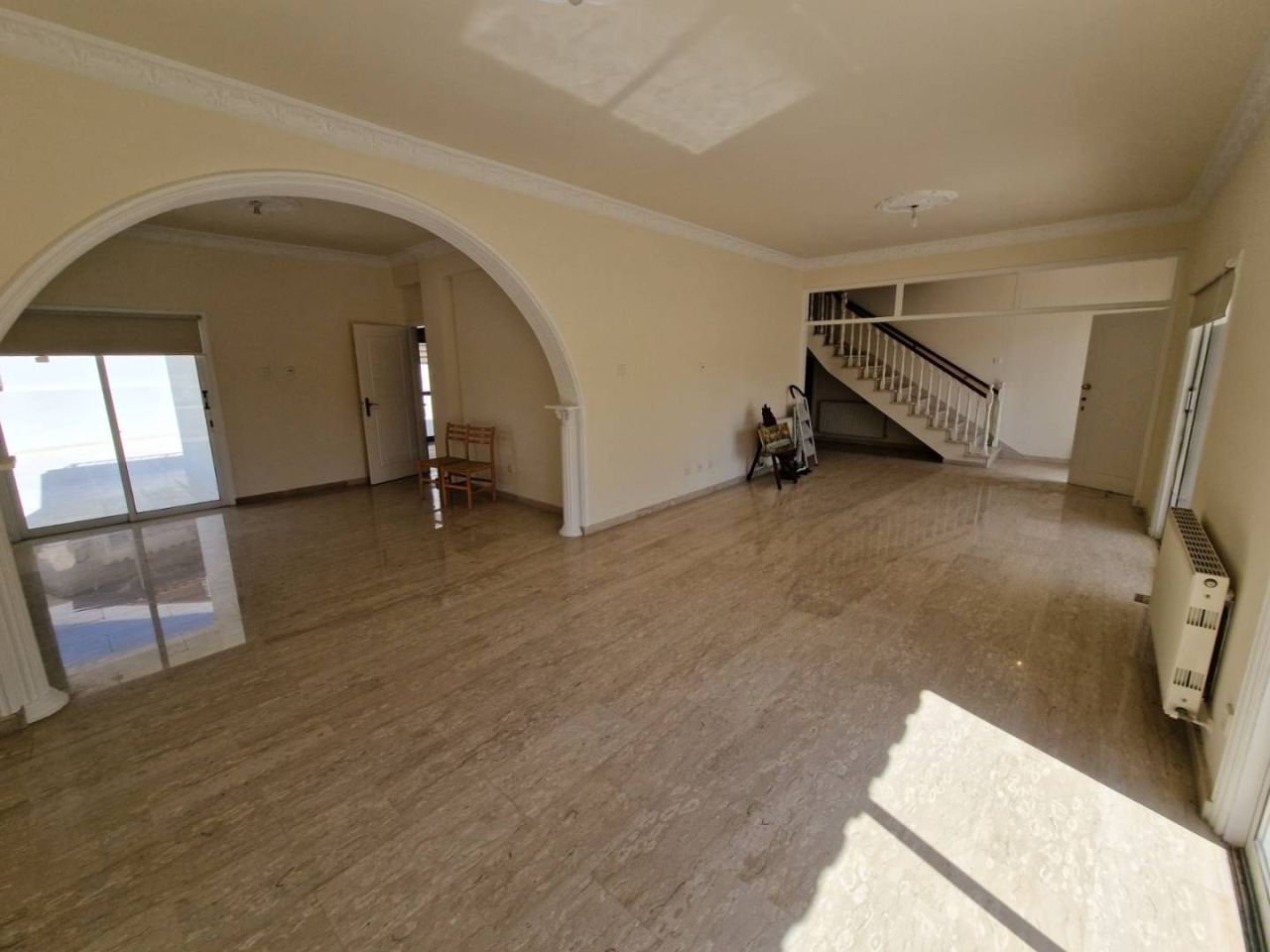 Casa en Aradippou, Chipre, 450 m² - imagen 2