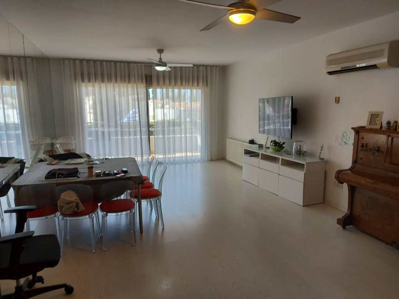 Piso en Agios Tychon, Chipre, 160 m² - imagen 2