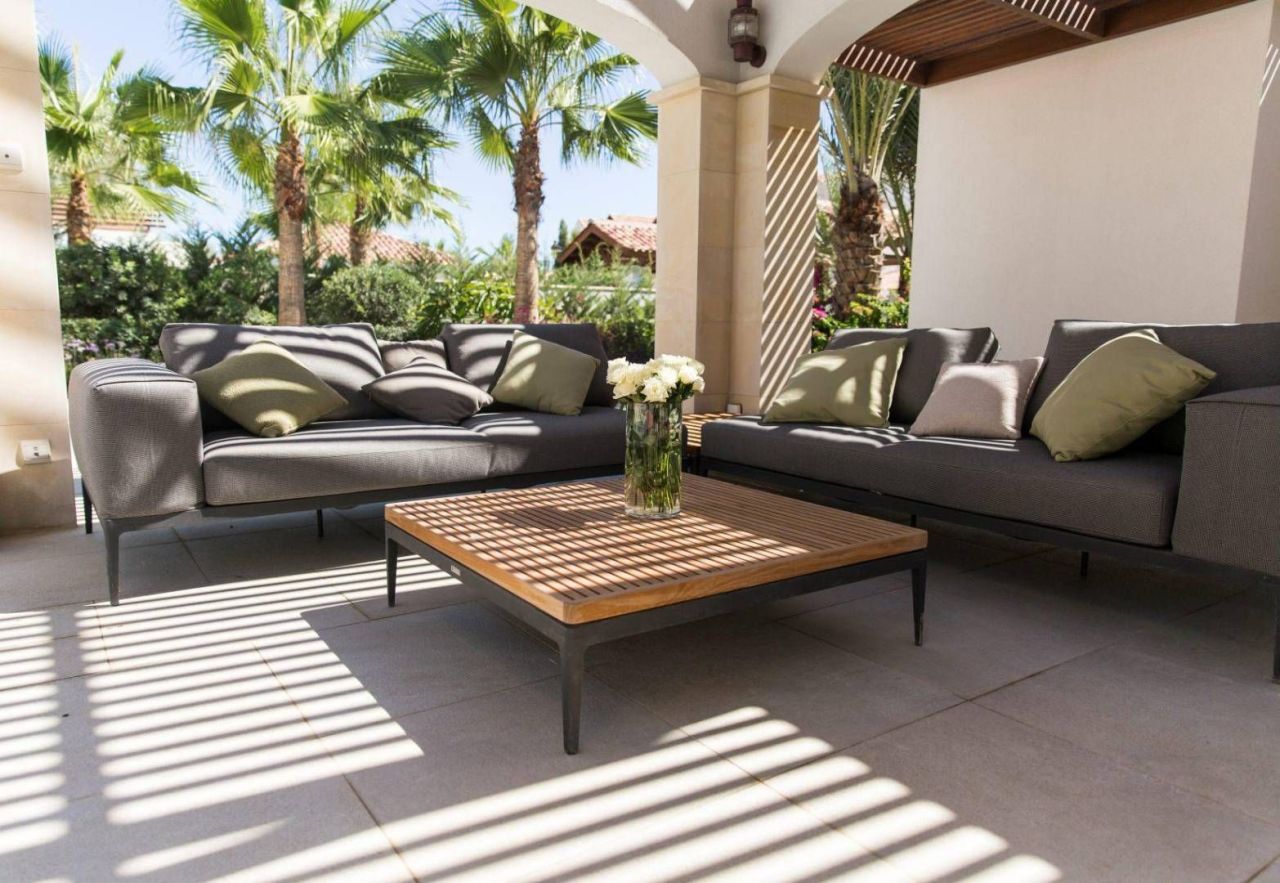 House in Larnaca, Cyprus, 755 m² - picture 2