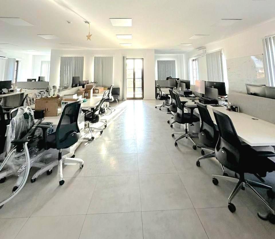 Office in Agios Athanasios, Cyprus, 350 m² - picture 5