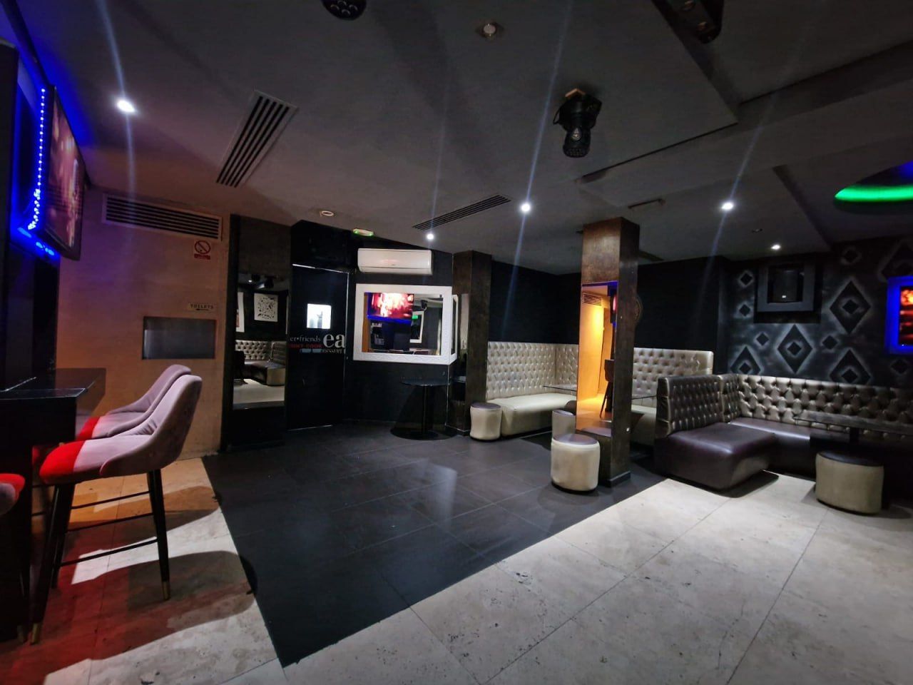 Biens commerciaux sur la plage de Finikoudes, Chypre, 180 m² - image 6