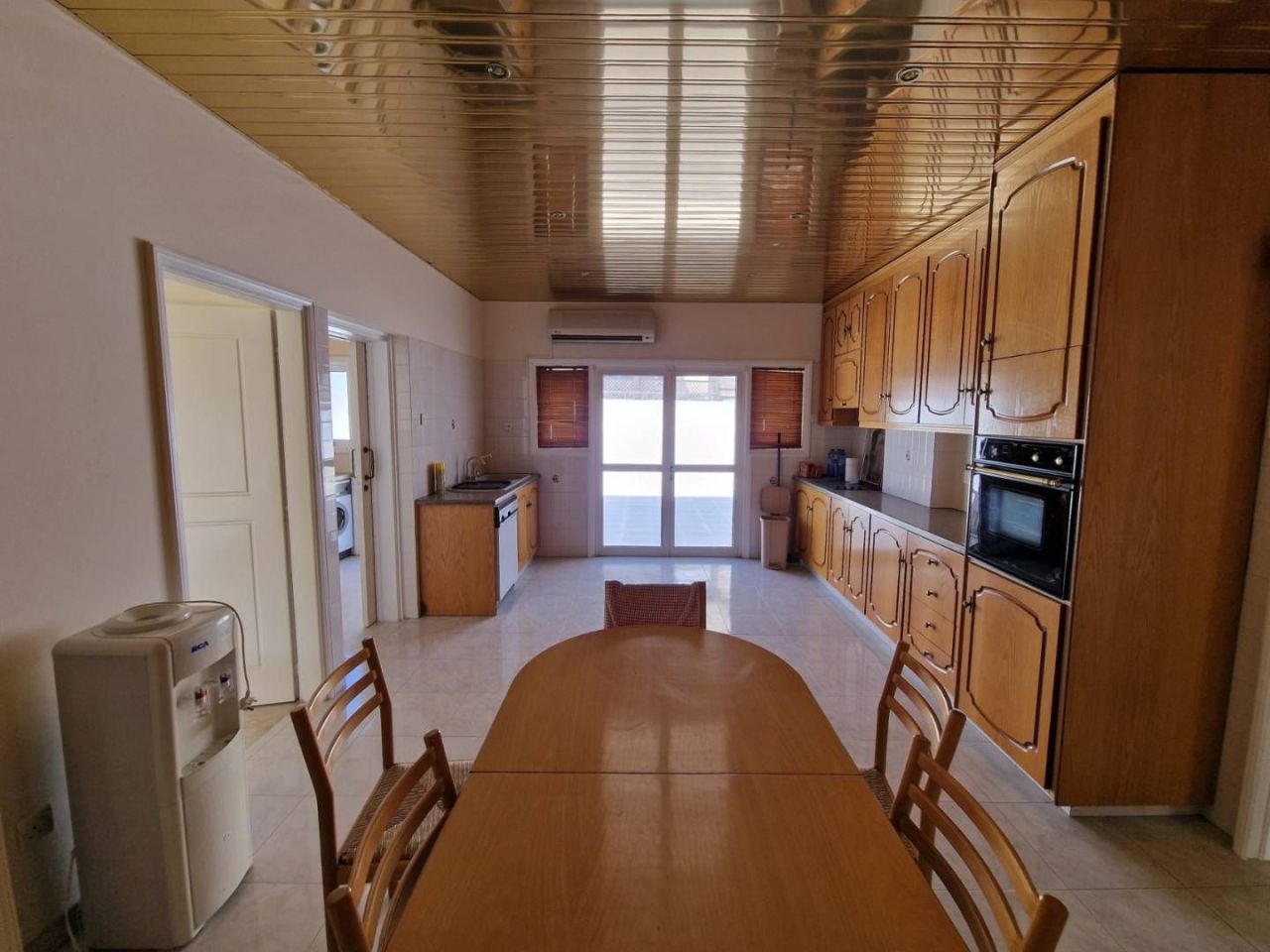 Casa en Aradippou, Chipre, 450 m² - imagen 7