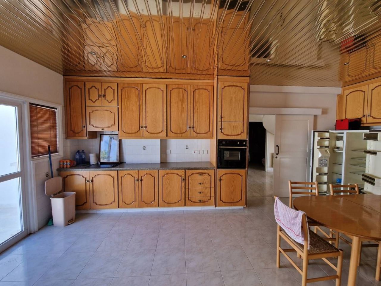 Casa en Aradippou, Chipre, 450 m² - imagen 8