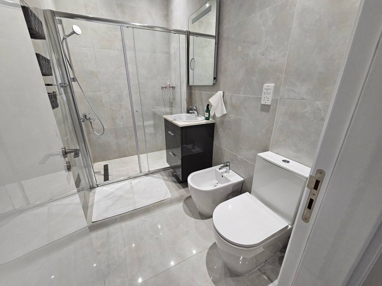 Appartamento a Kissonerga, Cipro, 130 m² - foto 9