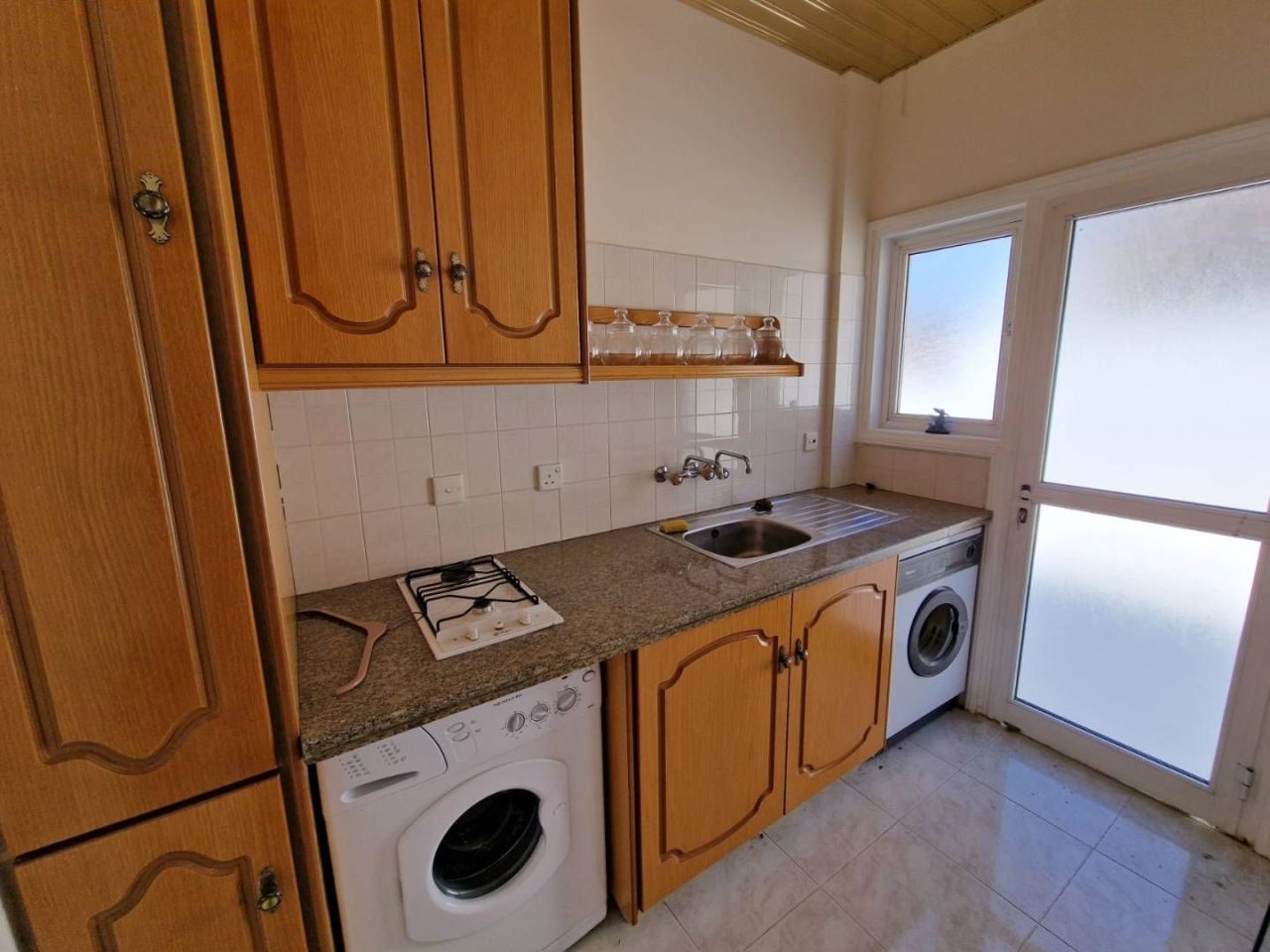 Casa en Aradippou, Chipre, 450 m² - imagen 9