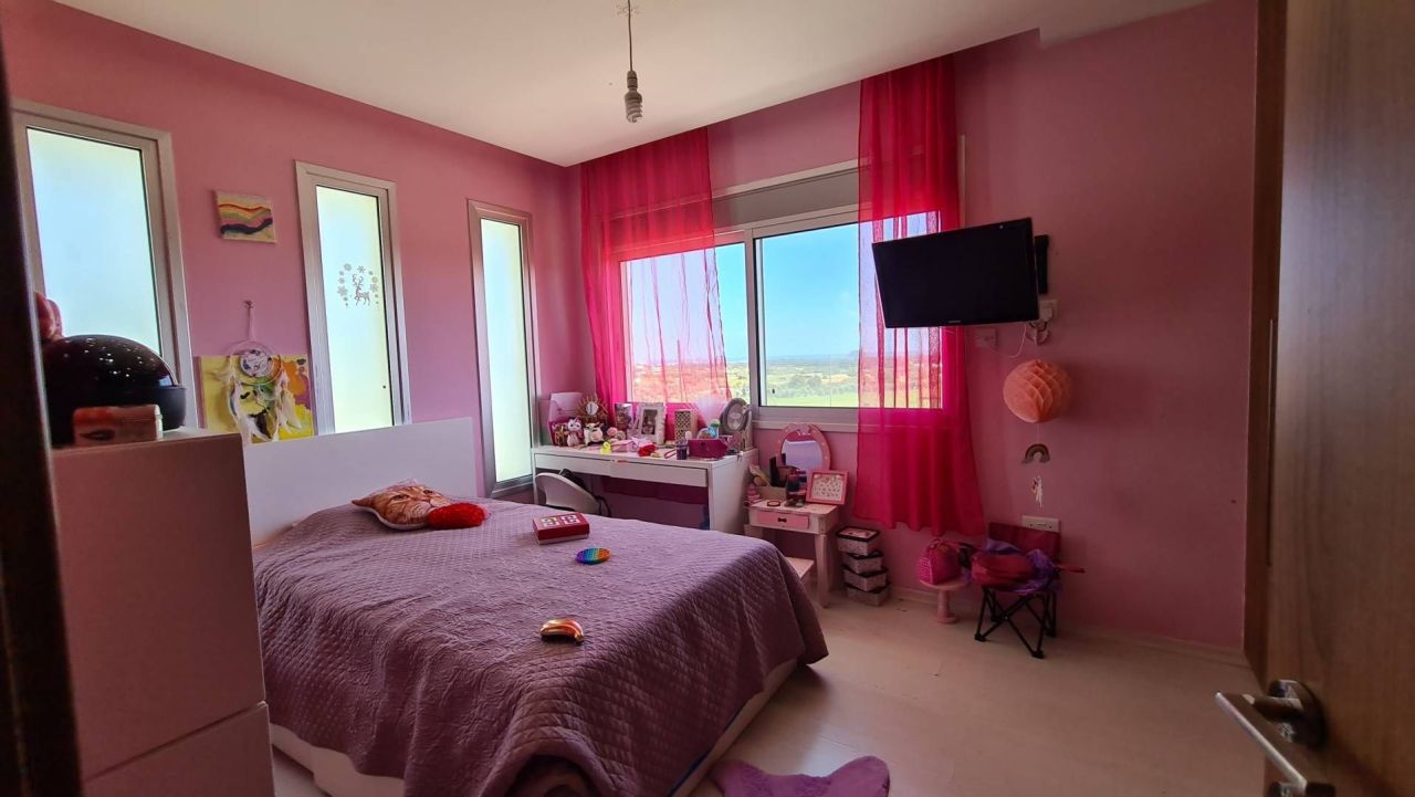 House in Ypsonas, Cyprus, 355 m² - picture 12