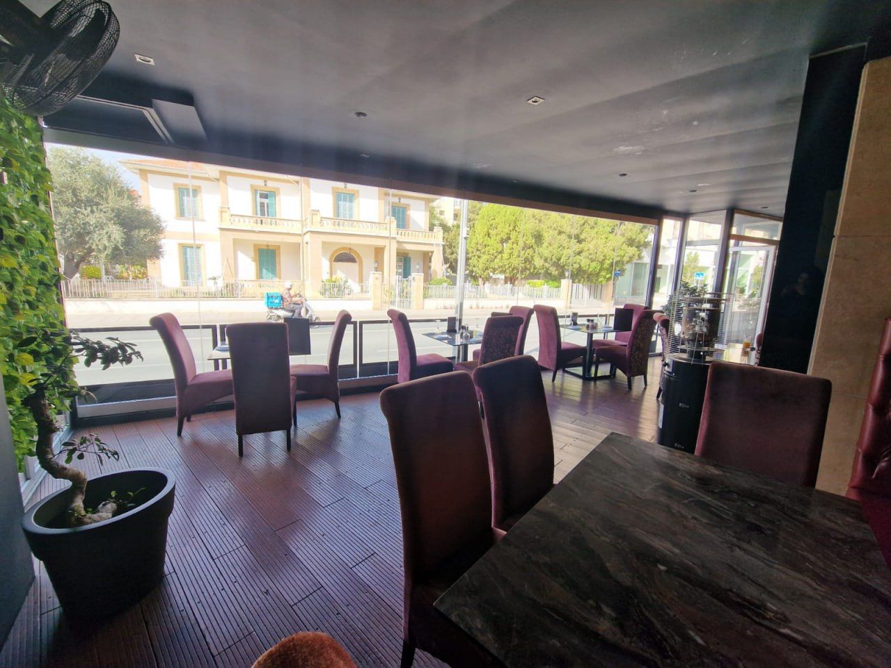 Biens commerciaux sur la plage de Finikoudes, Chypre, 180 m² - image 16